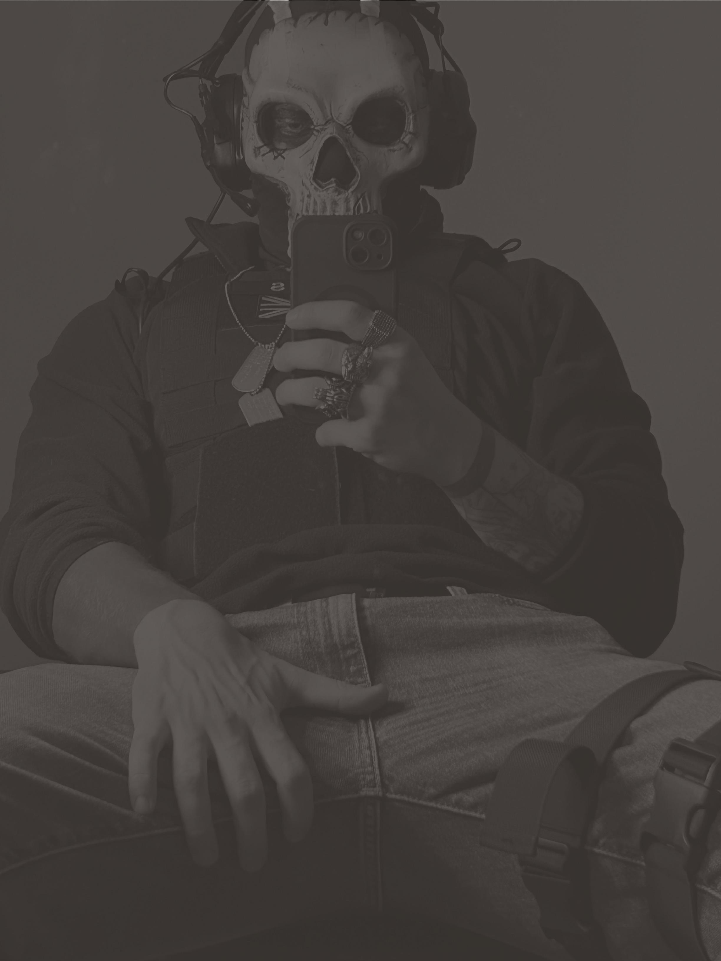 𝕭𝖑𝖆𝖈𝖐 𝕮𝖗𝖔𝖜